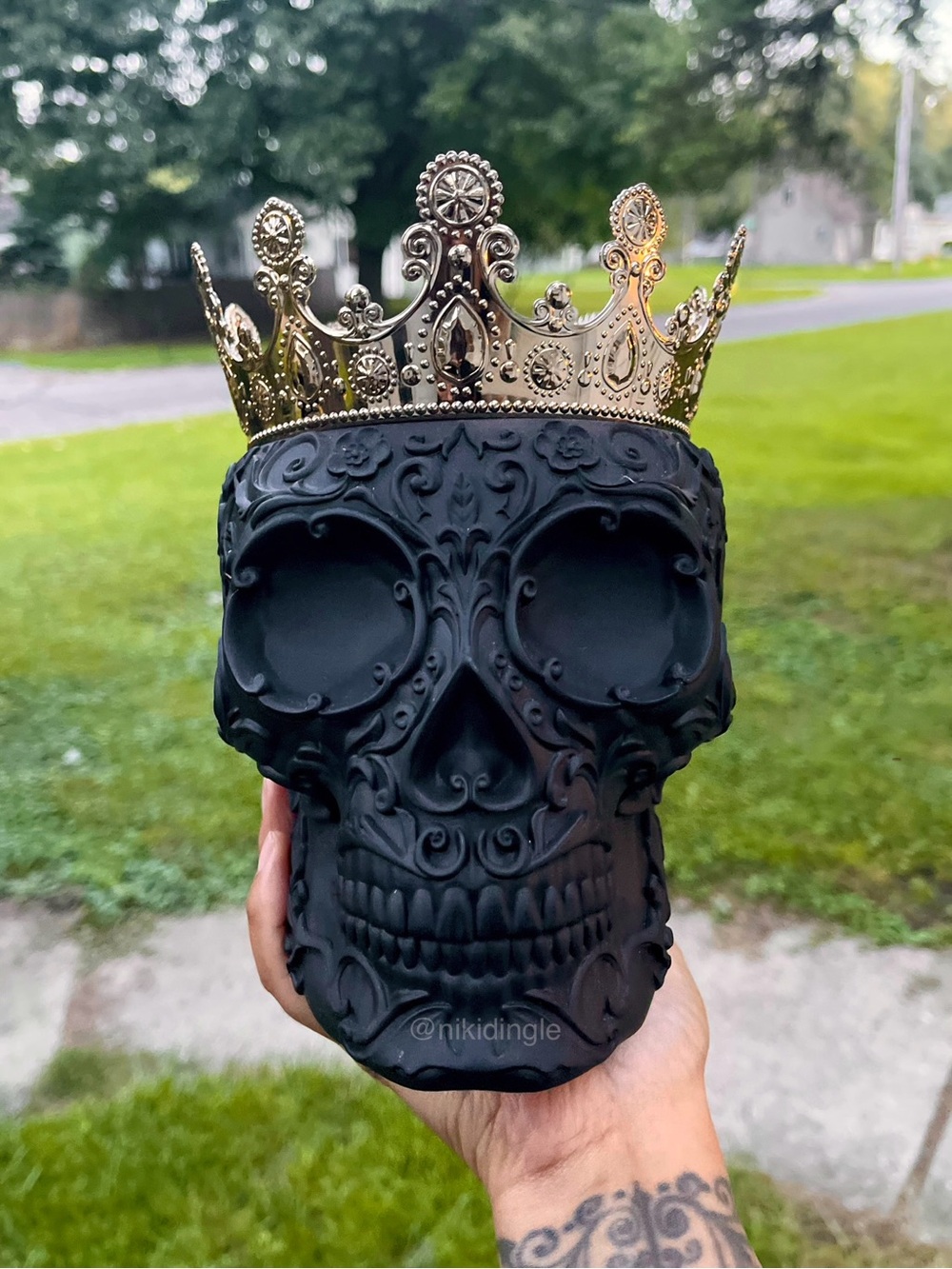 Bath and Body Works 3 wick candle holder Sugar Filigree Skull Halloween Crown